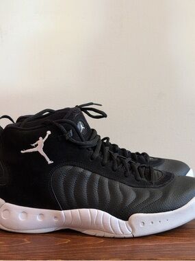 Air Jordan Jumpman Black & White Basketball Shoes
